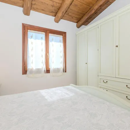 公寓 Splendido Stazzo Vista Mare Lu Fraili 圣特奥多罗