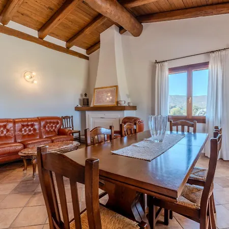 Splendido Stazzo Vista Mare Lu Fraili 公寓